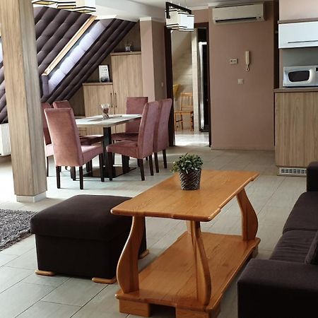 Szabo Lux Apartman Sárvár Exteriér fotografie