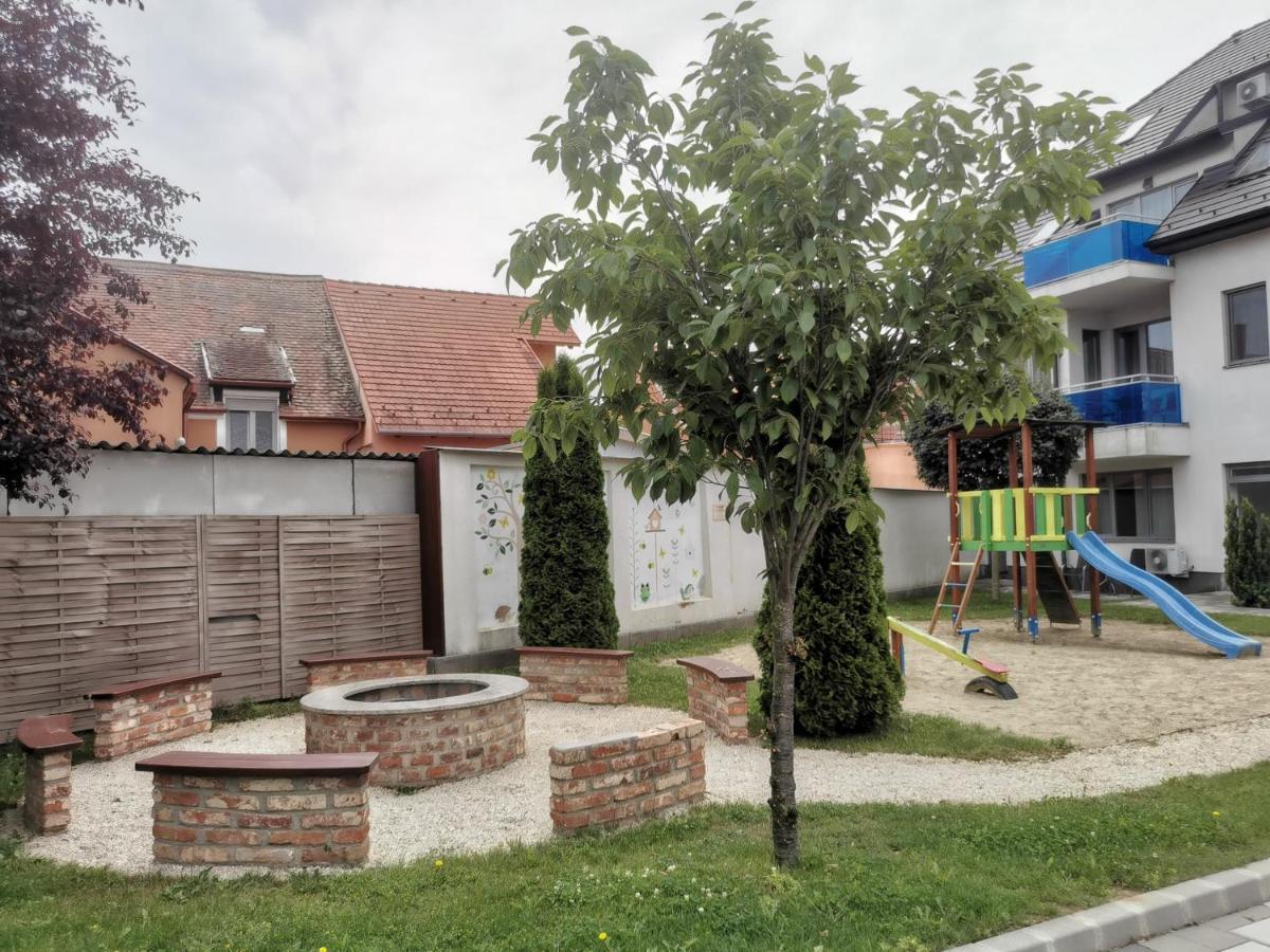 Szabo Lux Apartman Sárvár Exteriér fotografie